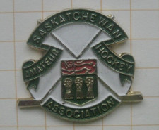 AMATEUR SASKA/CHEWAN HOCKEY ASSUSIATION / SAHA ........... Eishockey-Pin (134b)
