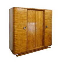 Art-Déco Kleiderschrank