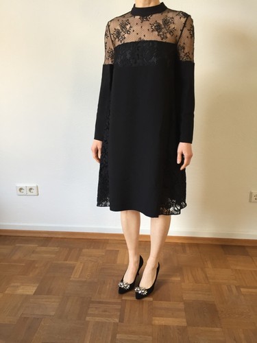 Elegantes schwarzes kleid von - schwarzes,