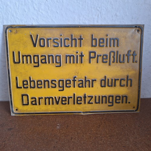 Altes blechschild vorsicht - altes,
