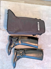 schwarze Reitstiefel aus Leder