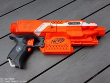 NERF N-Strike Elite Rough Cut 2x4 Blaster ohne Magazin bespielter Zustand