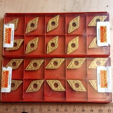 20 Sandvik DNMG 150608-KM 3015