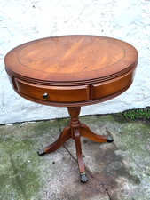 VINTAGE SCHLAGZEUGTISCH IM