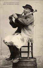 Ak Bretagne, Mann in bretonischer Tracht, Sackpfeife - 4441675