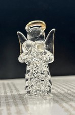 Glasfigur auf spiegel - glasfigur,