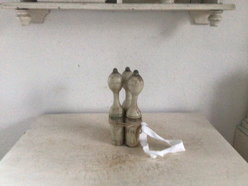 Alte holzkegel kegel shabby - holzkegel,