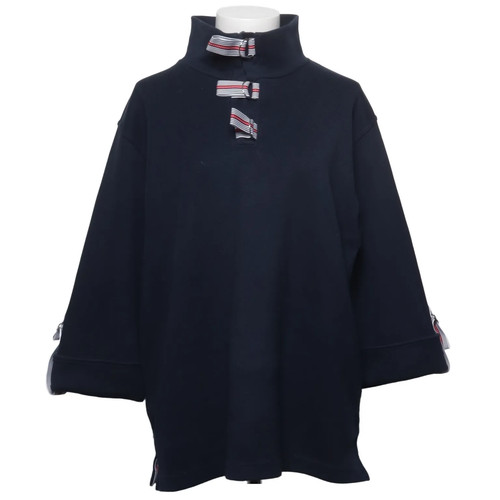 Womenwear wind - by,