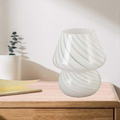 Tischlampe aus gestreiftem
