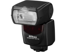NIKON SB 700 Systemblitz für Nikon FX, Nikon DX (28, TTL, i-TTL)