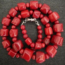 echte Korallenkette mit einer