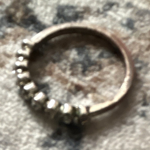 Silberfarbener bandring mit - bandring,