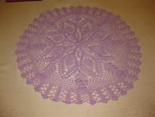 Häkeldeckchen, Handarbeit, violett, Durchmesser 56 cm