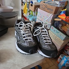 Man’s Shoes Sneakers Size 10