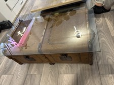 Koffertisch mit Glassplatte / Antik / Alt / Deko / Rustikal / Wohnzimmer