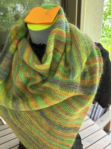 Handgestricktes tuch - handgestricktes,