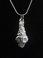 Kettenanhänger aus Besteck Blumen Edelstahl Besteckschmuck Unikat Schmuck 