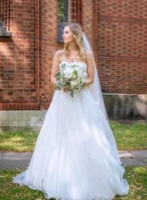 Schönes Hochzeitskleid