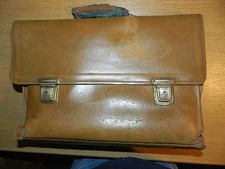 Alter   Schulranzen / Bücher-