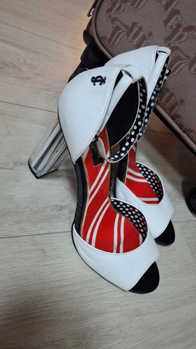 Juicy couture high heels - 🌟,