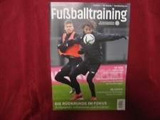 Fußball Zeitschrift für Trainer mit praxis plus senioren und paraxis plus junio