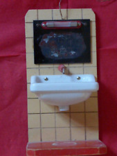 altes  Waschbecken /Badezimmer für Puppenhaus mit Beleuchtung (funktioniert)