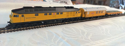 Bauzug mit diesellok 233 - mit,