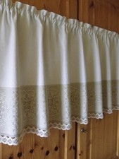 Scheibengardine aus Leinen