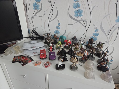 Disney infinity station - disney,