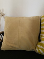 Sanela Kissenbezug 50 x 50 cm Gelb Samt Kissenbezug