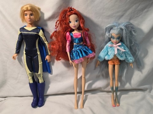 Winx club doll lot - club, bloom