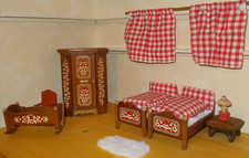 Schlafstube Holz mit Malerei Bauernstube 2 Betten Wiege Schrank Puppenstube 60er