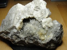 Bergkristall xx Quarz und Calcit xx vom Heimberg in Wolfshagen im Harz