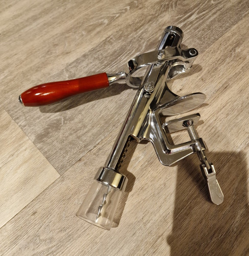 Tischkorkenzieher mit rotem