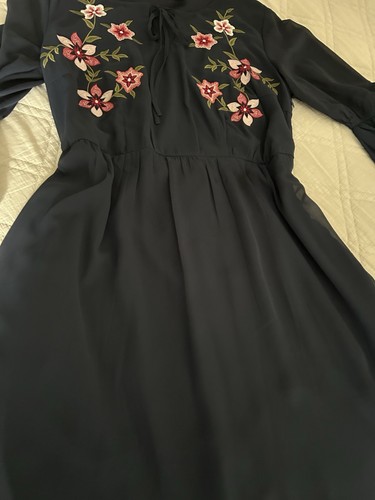 Kleid mit stickerei - kleid,