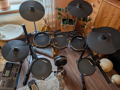Alesis elektro drums - 10,