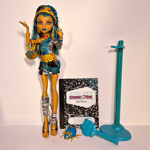 Monster high basic - monster, nefera