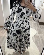 Schwarz-weißes Kleid Größe