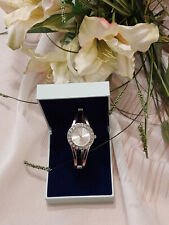 Schicke Uhr Spangenuhr Damen silber Quarzuhr Strasssteine Steckverschluss *Neu* 