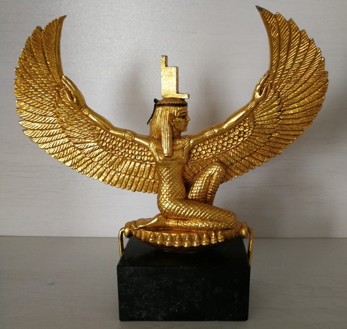Skulptur isis wohl ein - ",