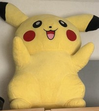 Großes Pikachu Kuscheltier