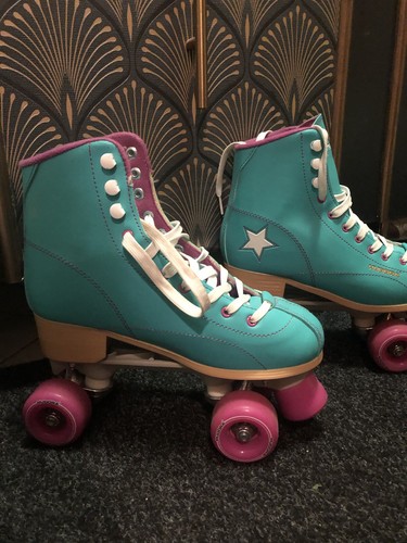 Neue stylische rollschuhe von - neue,