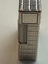 Gepflegtes kleines silbernes