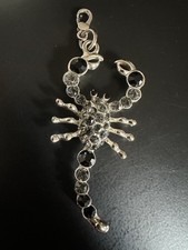 Modeschmuck Charm Anhänger Skorpion Silberfarben mit Strass