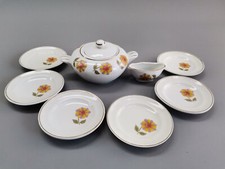 Porzellan Puppengeschirr SET 8 tlg. Teller Kanne Schale Blume gelb / lila Puppe