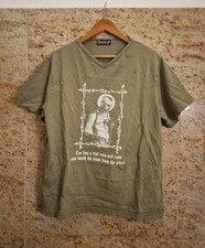 Kleidung und Accessoires