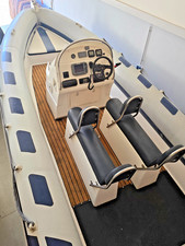 Festrumpfschlauchboot Ribeye S 785 mit Original Straßentrailer