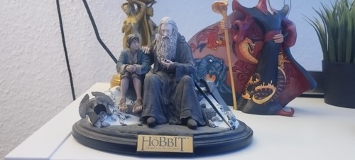 Der hobbit statue - der,