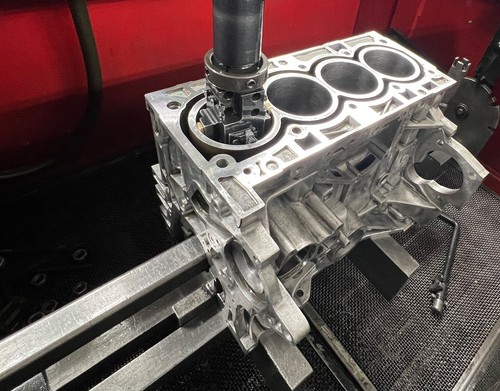 Motorblock bohren auf