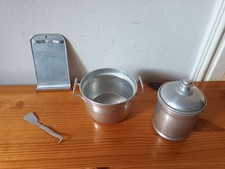 Antikes Miniatur-Kochgeschirr